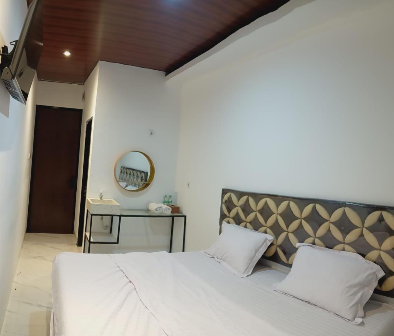 Just Inn Semarang Exterior foto